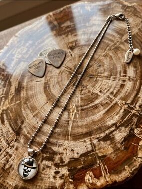 Plunder Hank Skull Pendant Necklace